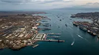Carte du détroit de Bab-el-Mandeb et du port de Djibouti, avec les bases militaires étrangères alignées le long de la côte de la mer Rouge.