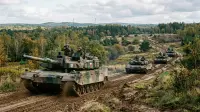 Chars K2 Black Panther de l'armée polonaise en manœuvre sur le flanc Est de l'OTAN