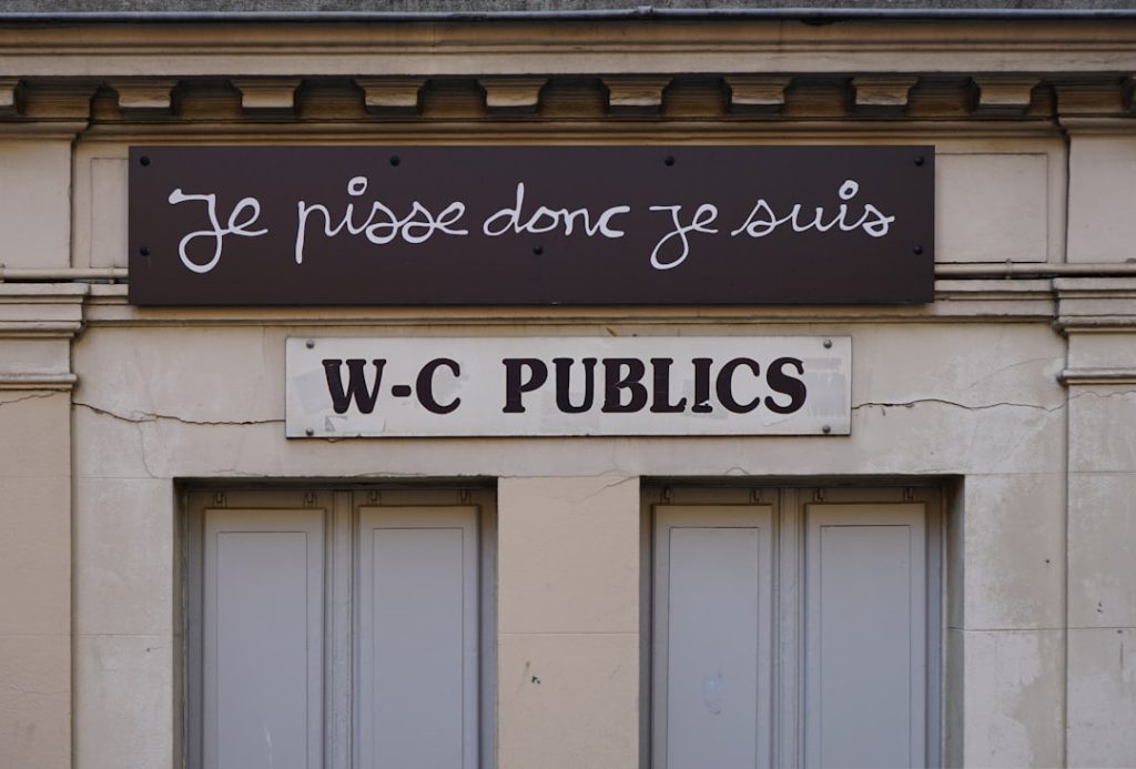 Réponse institutionnelle aux tentatives de déstabilisation: Stratégie française 2026-2030 contre les manipulations de l’information