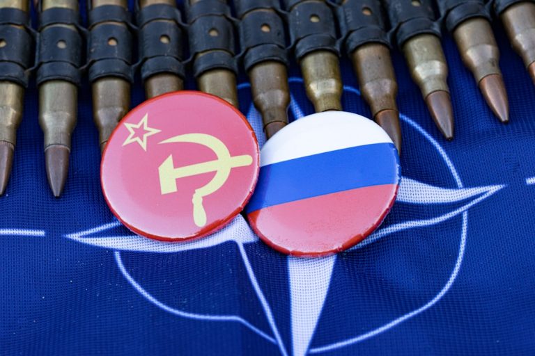 Anticipation et vigilance stratégique: Menaces hybrides russes